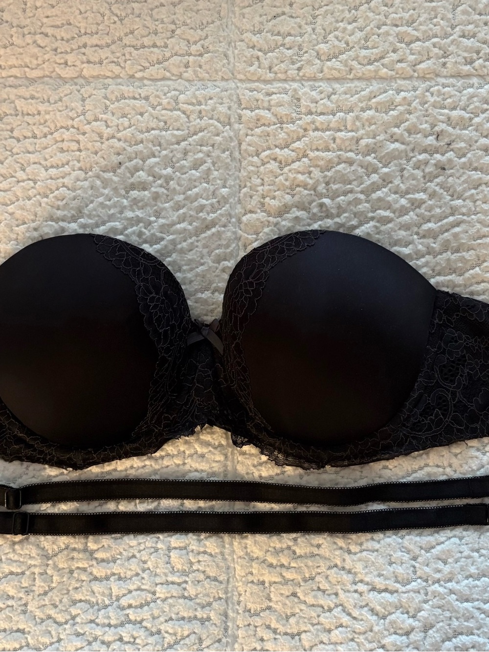 Victoria's Secret Black Strapless Lace Bra in size 34DD